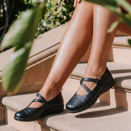 Lifestyle image for Keisha Casual - Black