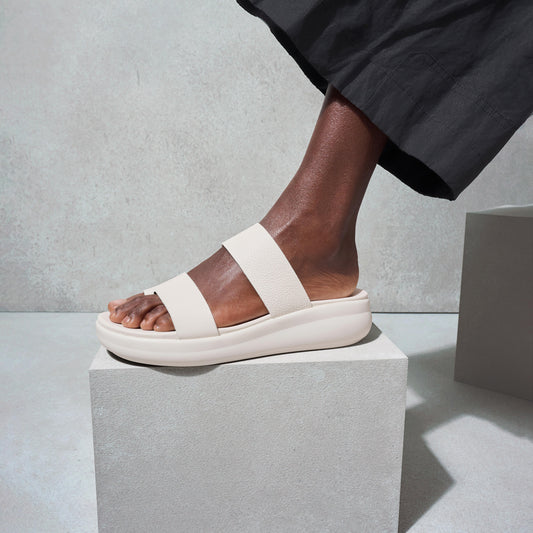 Lifestyle image for Drift 2 Slide - Warm White