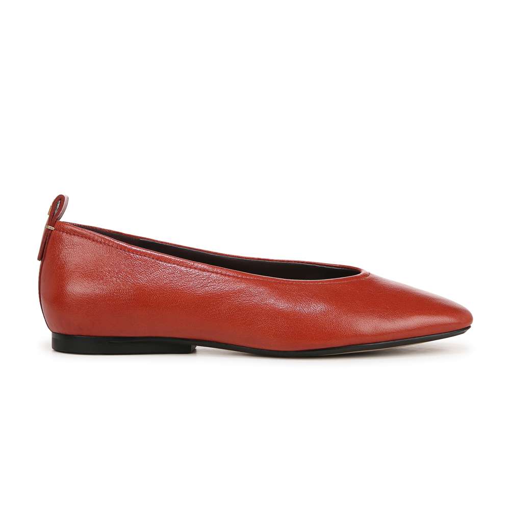 Carla Flat - Tomato Soup