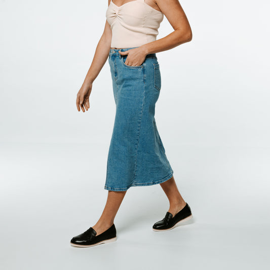 Lifestyle image for Remi Casual Slip on - Black