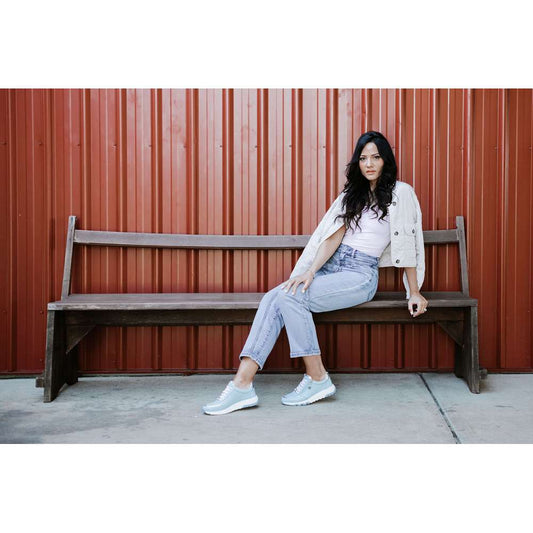 Lifestyle image for Sapporo Zip Casual Sneaker - White