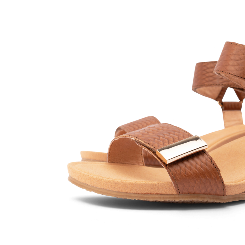 Utica Embossed Sandal - Caramel